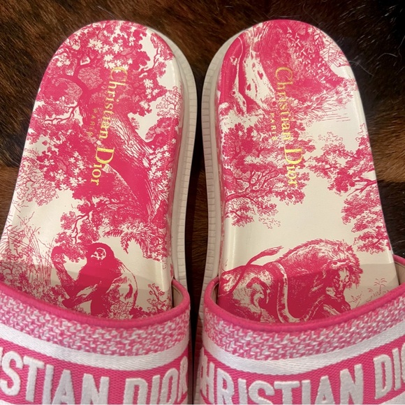 Christian Dior DWay Platfrom Slides - Hot Pink - Picture 5 of 8